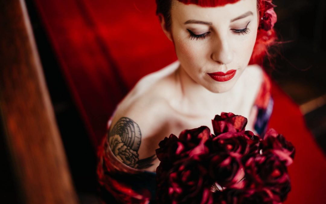 Mariée tatouée Bouquet tissu Toulouse Albi Alice Marty crédit photo ©Barth Photographie