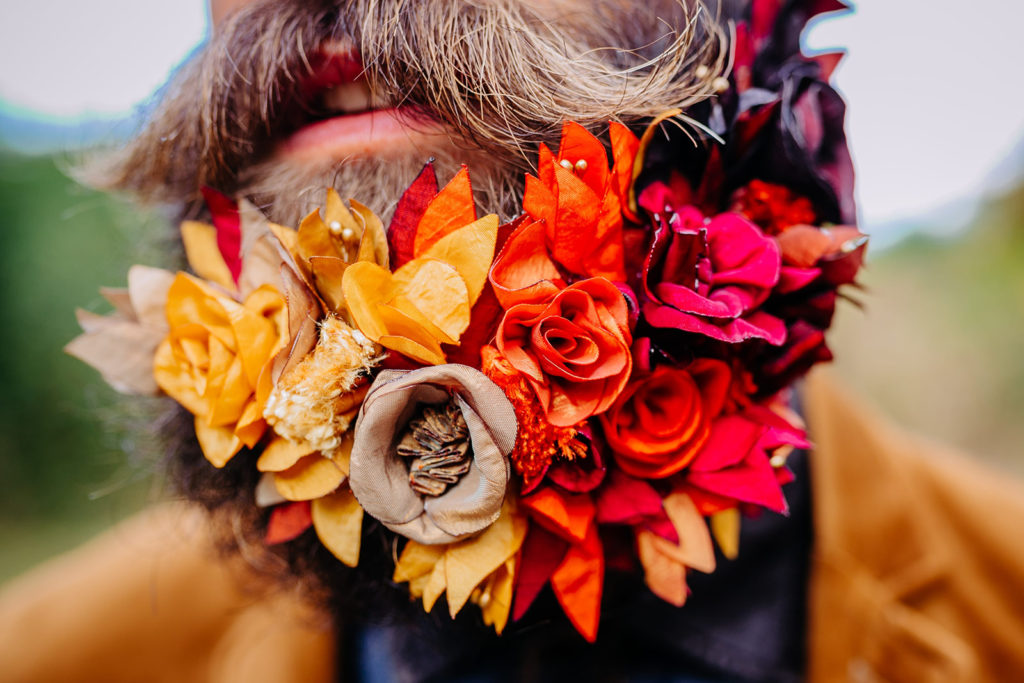 Shooting barbe fleurie couleurs d'automne Alice MARTY Couture florale Artisan d'art Albi Toulouse Mariage